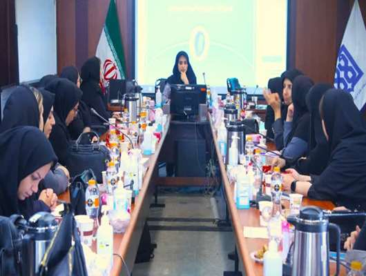 برگزاری جلسه آموزشی برنامه مادران برای ۴۵ نفر از ماماها و مراقبین نوپیوسته اسلامشهر